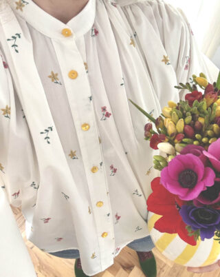 Embroidered Flower Blouse : Ecrue